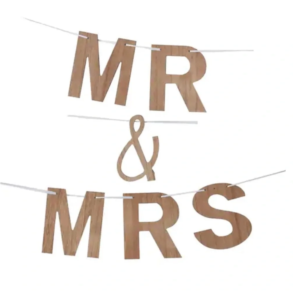Style Me Pretty Mr & Mrs Wooden Banner